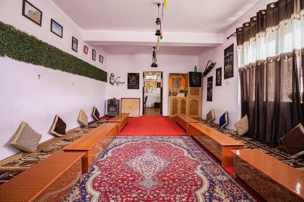 The Travellers Shed Kaza Exterior foto