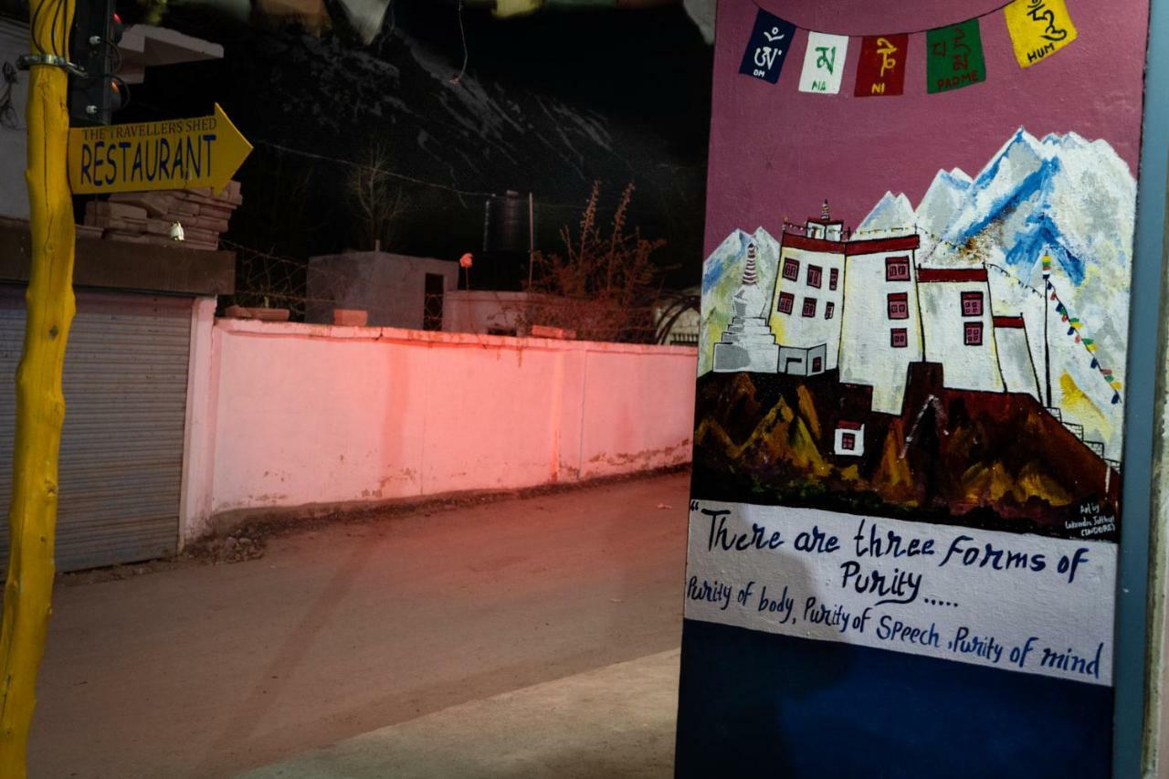 The Travellers Shed Kaza Exterior foto